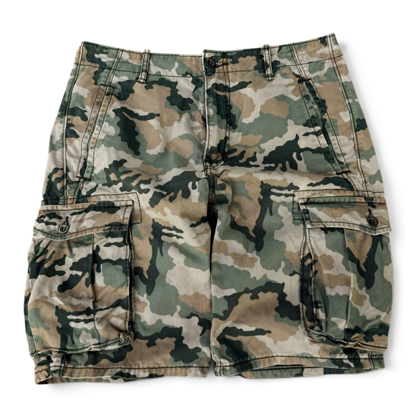 Vintage Levi’s Camo Cargo Shorts Y2K