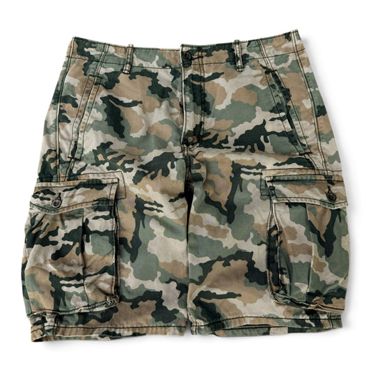 Vintage Levi’s Camo Cargo Shorts Y2K